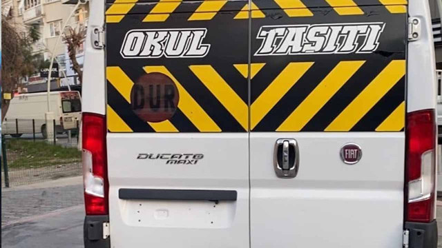 İzmir'de okul servisi şoförü torbacı çıktı! Araçta ele geçirilenlere bakın 'yuh artık' - Resim: 1