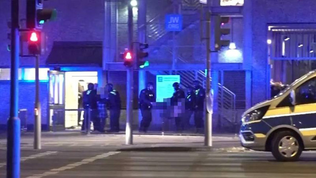 Almanya'da kiliseye silahlı saldırı düzenlendi! 7 kişi öldü, 8 de yaralandı - Resim: 0