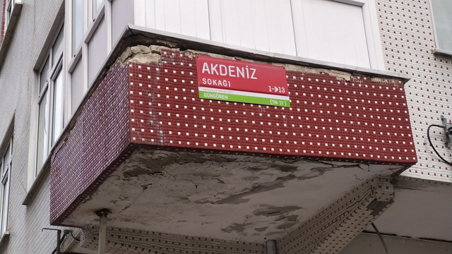 Zabıta geldi şerit çekip gittiler... Güngören’de tedirgin eden görüntü! - Resim: 1