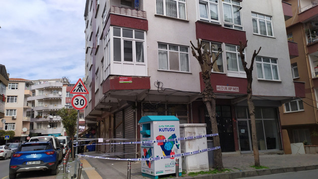 Zabıta geldi şerit çekip gittiler... Güngören’de tedirgin eden görüntü! - Resim: 0