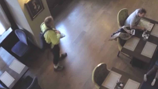 İstanbul'da turistleri yemeğe çıkarıp içeceklerine ilaç kattı sonra da soydu! O anların görüntüsü ortaya çıktı - Resim: 0