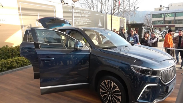 TOGG Bursa'da görücüye çıktı; eşi gözünü karartmış "Ben de almasını isterim" - Resim: 2