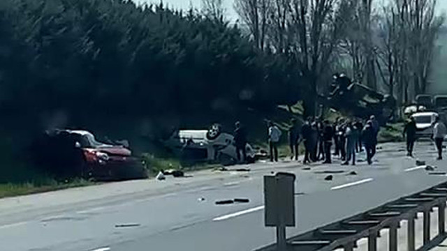 TEM'de zincirleme kaza! 6 kişi hayatını kaybetti yaralılar var - Resim: 1