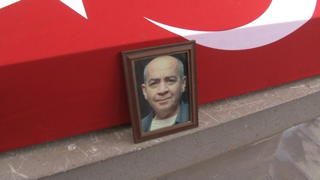 Sanatçı Köksal Engür, Üsküdar'da son yolculuğuna uğurlandı - Resim: 0