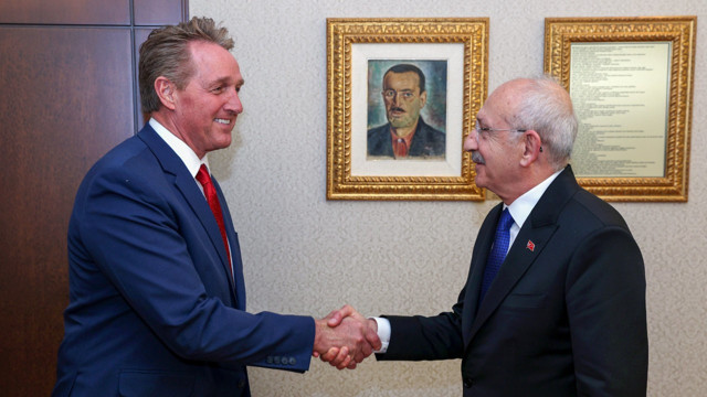 Cumhurbaşkanı Erdoğan'ın 'büyükelçiler iftarı'nda ABD Büyükelçisi Jeff Flake yoktu! 'Ne yüzle geleceksin' demişti - Resim: 0