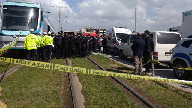 Konya'da feci olay! Çocuğuyla tramvayın altında kalan anne öldü - Resim: 0
