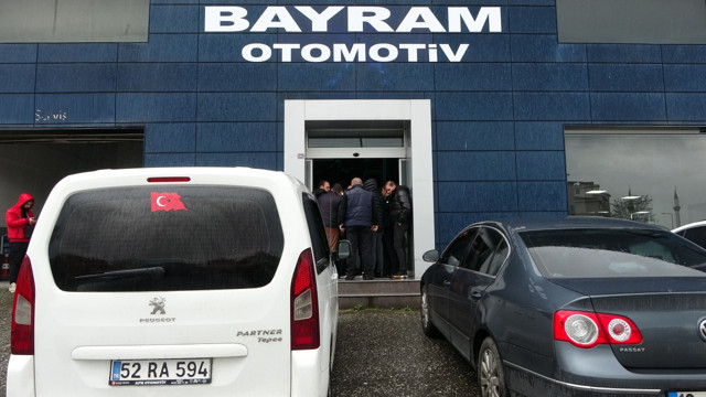 Şirket içerisinde şirket kuruldu iddiası! Sıfır araç bayisinde dolandırıldılar - Resim: 0