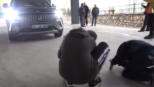 TOGG'un ilk teslimatı Elazığ'a ulaştı! Vatandaşlardan yoğun ilgi: 38 yıl Almanya'da kaldım... - Resim: 0