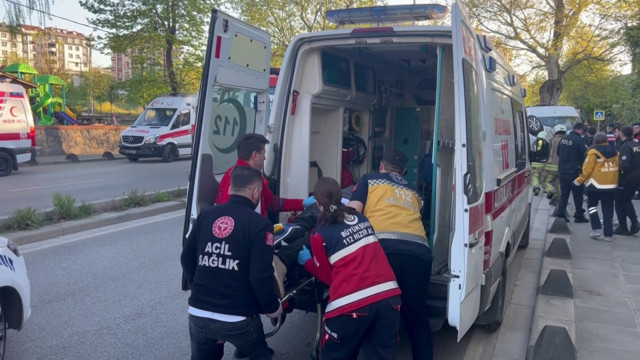 Sancaktepe'de korkunç kaza! Servis minibüsü ile otomobil çarpıştı: 2 ölü - Resim: 2