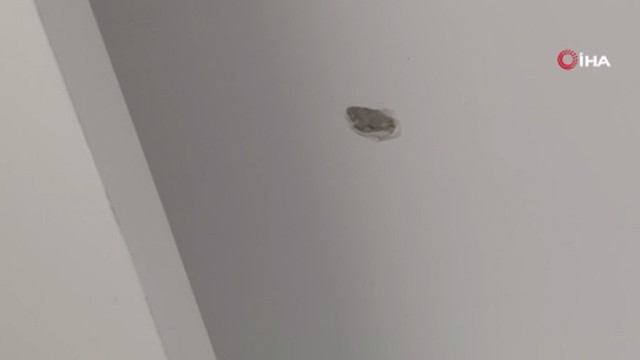 Evinden sokaktaki kavgayı izliyordu! Polis uyarı ateşi a&ccedil;ınca y&uuml;z&uuml;nden vuruldu o anlar... - Resim: 0