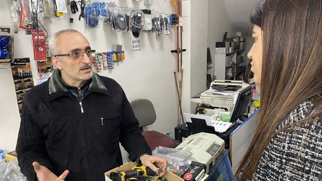 Esenler'de esnaf ziyaretinde bulunan milletvekili adayına: "AK Parti ise girebilirsiniz" - Resim: 0