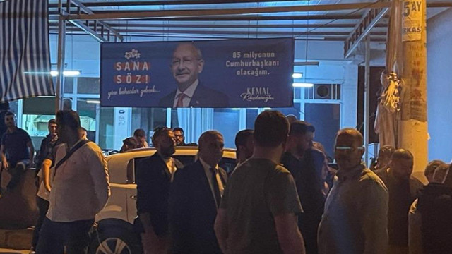 AK Parti ve CHP'li başkanlardan sağduyu çağrısı; sarılarak poz verdiler - Resim: 1