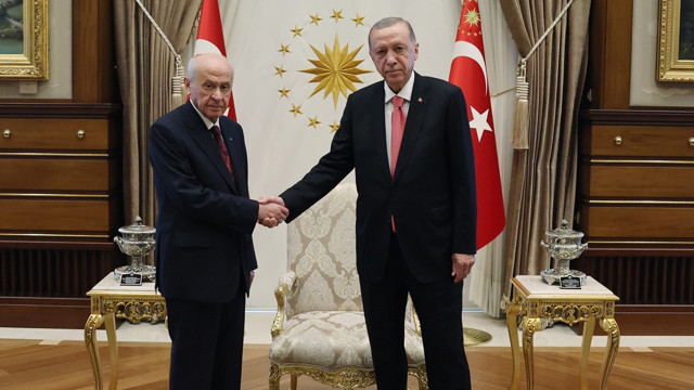 Cumhurbaşkanı Erdoğan, MHP Lideri Devlet Bahçeli'yi kabul etti - Resim: 0