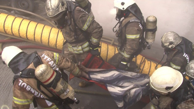 Maltepe'de yangın dehşeti! Akrabalarını ziyarete gelen talihsiz adam ağır yaralandı - Resim: 1