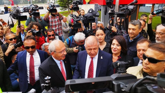 Millet İttifakı Cumhurbaşkanı adayı olan Kemal Kılıçdaroğlu, Zafer Partisi lideri Ümit Özdağ ile görüştü - Resim: 2