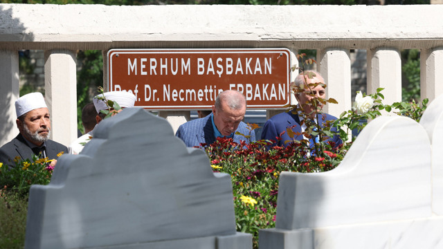 Cumhurbaşkanı Erdoğan, Adnan Menderes'in anıt mezarını ziyaret etti - Resim: 2