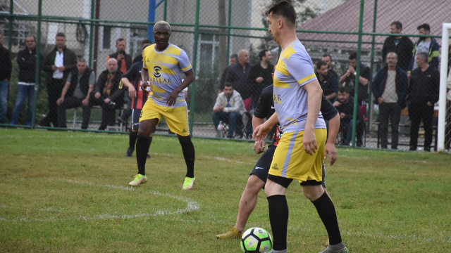 Eski Trabzonsporlu futbolcu İbrahim Yattara bu etkinlikte forma giydi - Resim: 0