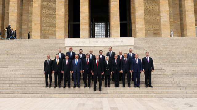 Cumhurbaşkanı Erdoğan ve kabine üyeleri Anıtkabir'de! - Resim: 2