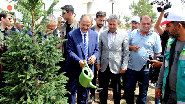 Bakan Mehmet Özhaseki deprem bölgesi Adıyaman'ı ziyaret etti - Resim: 2