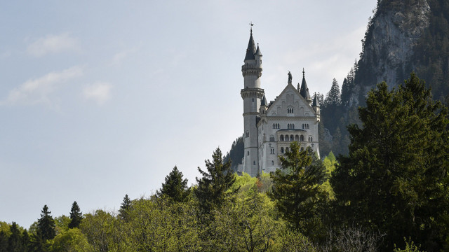 Almanya'da cinsel saldırıda bulunduğu kadınları uçurumdan aşağı attı - Resim: 0