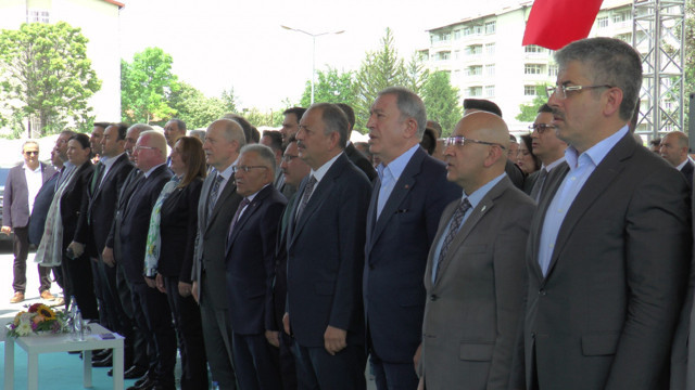 Bakan Mehmet Özhaseki: Deprem bölgesindeki kent merkezlerinde 'Yerinde Dönüşüm' yapacağız - Resim: 2