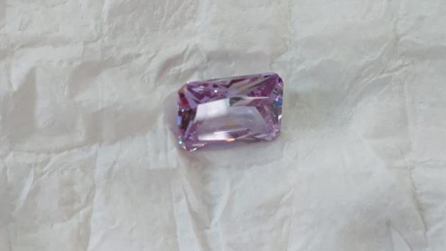 Kral dairesinden cezaevine: 'İstihbaratçıyım' yalanıyla dolandırdı, elmaslarla birlikte yakalandı! - Resim: 1