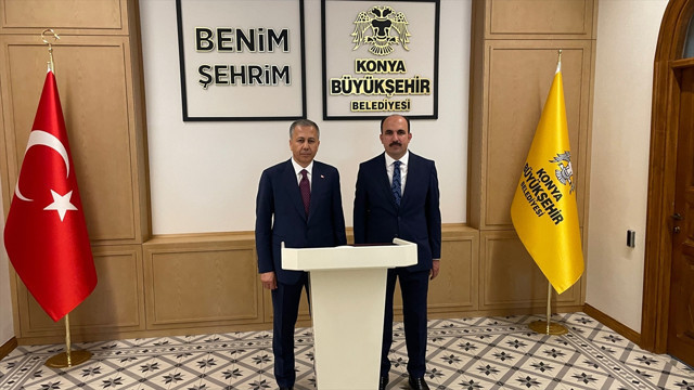 Bakan Ali Yerlikaya bayramın ikinci gününde memleketi Konya'ya geldi! Mevlana'yı ziyaret etti, vatandaşlarla bayramlaştı - Resim: 4