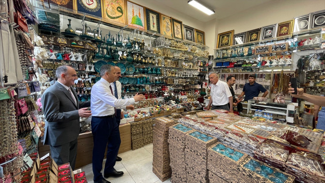 Bakan Ali Yerlikaya bayramın ikinci gününde memleketi Konya'ya geldi! Mevlana'yı ziyaret etti, vatandaşlarla bayramlaştı - Resim: 3