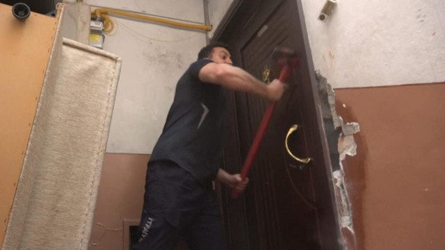 Bursa'da ev sahibinden pes dedirten hareket! Balyoz kırıldı, çelik kapı kırılmadı - Resim: 0