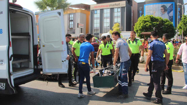 Antalya'da otomobiller kafa kafaya çarpıştı: 2 ölü, 3 yaralı - Resim: 4