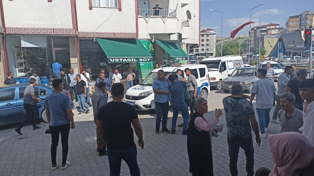 Bayramda küslerin barışması gerekirken onlar ortalığı savaş alanına çevirdi - Resim: 0