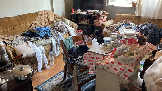 Mahalleli dayanamayıp ihbar etti, evdeki manzara şoke etti! Ekipler '3 gün sürer' diyor - Resim: 4