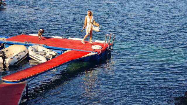 Ünlü sunucu Gül Gölge, denizdeyken neye uğradığını şaşırdı: 10 saniye boyunca afalladım - Resim: 1