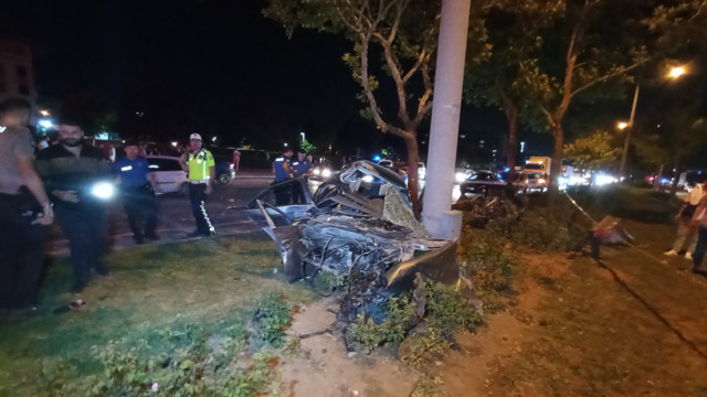 16 yaşında direksiyon başına geçti, makas attı! Feci kaza kaçınılmaz oldu - Resim: 1