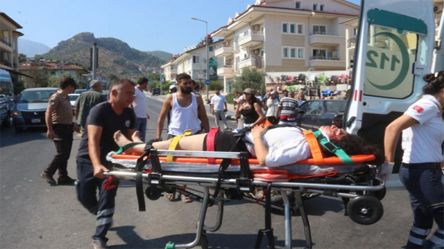 Fethiye'de acı kaza! Motosiklete çarpan kamyon kaçtı: 1 ölü, 1 ağır yaralı - Resim: 1