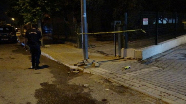 Herkesin canını tehlikeye attı! Pastanede tartıştığı kişiye silahla saldırdı - Resim: 1