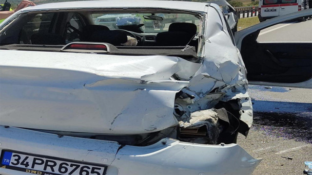 Amasya'da korkunç kaza! 10 yaşındaki kız çocuğu hayatını kaybetti, 4 kişi yaralandı - Resim: 0