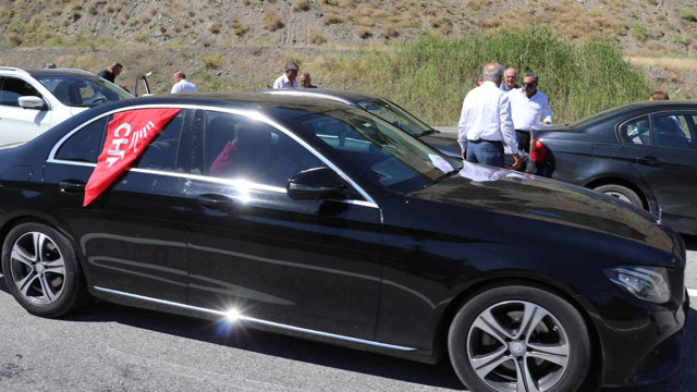 Kemal Kılıçdaroğlu'nun konvoyunda zincirleme kaza! Yaralılar var - Resim: 2