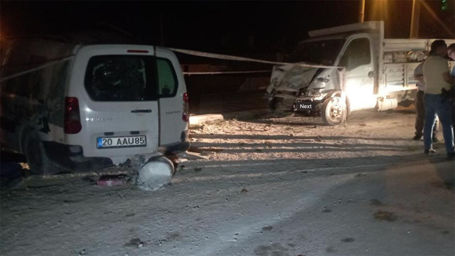 Konya'da feci kaza! Kamyonet ve ticari araç çarpıştı, 2 kişi öldü - Resim: 0
