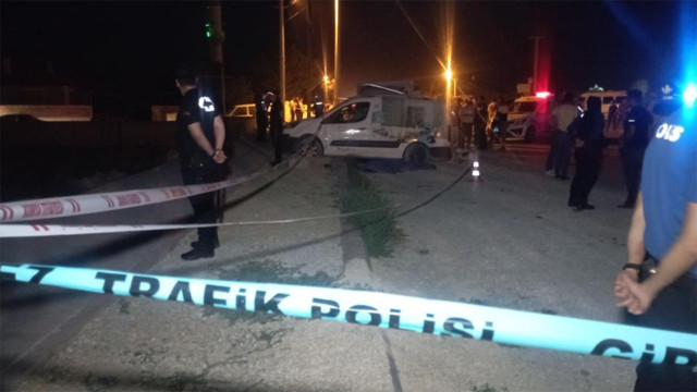 Konya'da feci kaza! Kamyonet ve ticari araç çarpıştı, 2 kişi öldü - Resim: 1