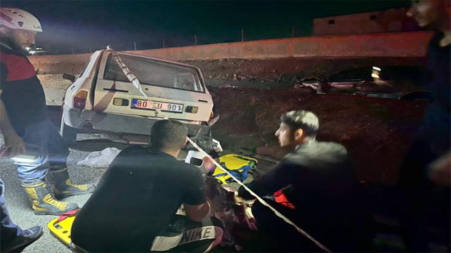Şanlıurfa'da feci kaza! İki otomobil çarpıştı: 1 ölü 6 yaralı - Resim: 0