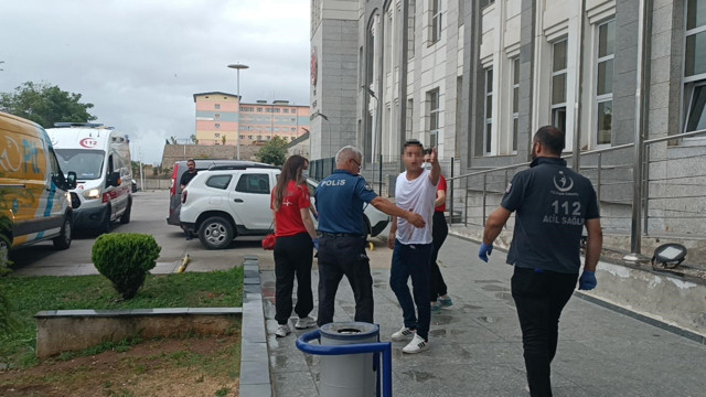 Adliye önünde kendini ateşe verdi - Resim: 0