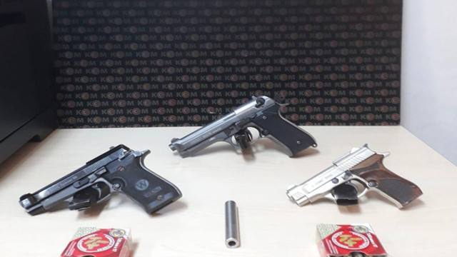 İzmir'de silah atölyesi eve polis ekiplerinden baskın! - Resim: 0