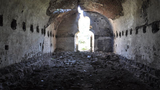 Defineciler Gürcü Kilisesini tarumar etti! Define için Kiliseyi yıktılar - Resim: 0