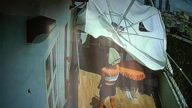 Kartal'da uçan teras şemsiyesi faciaya sebep oluyordu! Karşı balkondaki insanların üzerine düştü - Resim: 2