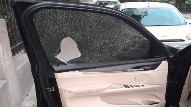 Küçükçekece'de 250 bin liralık hırsızlık! Lüks araçlardan gösterge panelini çaldılar - Resim: 0