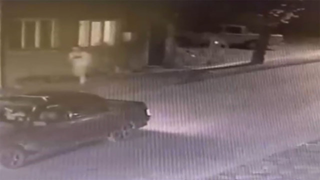 Bilecik'te iki kardeşi bıçaklayan saldırganın olay sonrası görüntüleri güvenlik kamerasına yansıdı - Resim: 0