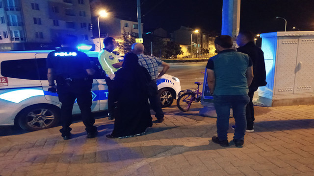 Trafik magandası aşırı hız yaptı, kurallara uymadı! 13 yaşındaki bisikletli kız çocuğuna çarptı - Resim: 2