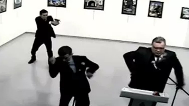 Karlov suikastında flaş gelişme! FETÖ'cü ismin eşi İstanbul'da yakalandı - Resim: 1