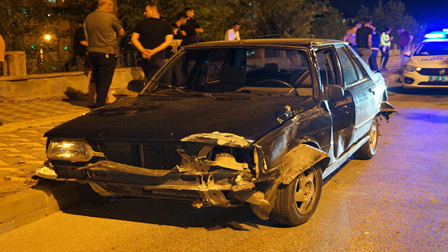 Kastamonu'da korkunç kaza! Yoldan çıkan otomobil bisiklet süren gençlere çarptı: 2 yaralı - Resim: 0